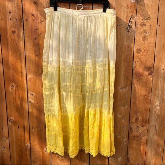 Brand new yellow gradient maxi skirt - Picture 3 of 5